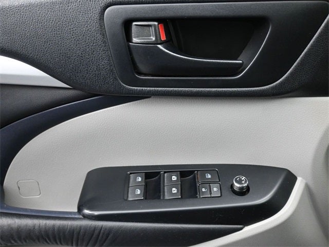 2015 Toyota Highlander LE Plus V6