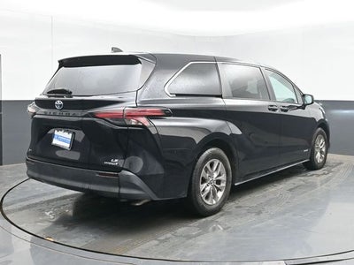 2021 Toyota Sienna LE 8 Passenger