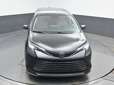 2021 Toyota Sienna LE 8 Passenger