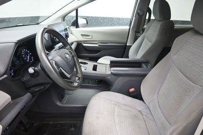 2021 Toyota Sienna LE 8 Passenger