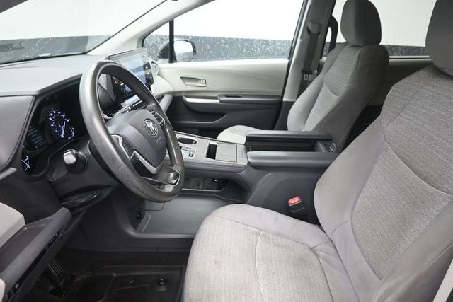 2021 Toyota Sienna LE 8 Passenger