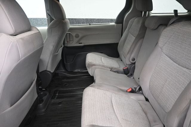 2021 Toyota Sienna LE 8 Passenger