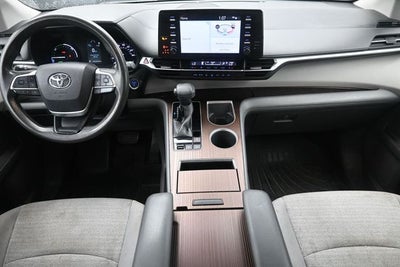 2021 Toyota Sienna LE 8 Passenger