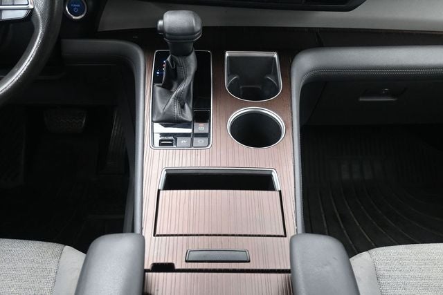 2021 Toyota Sienna LE 8 Passenger