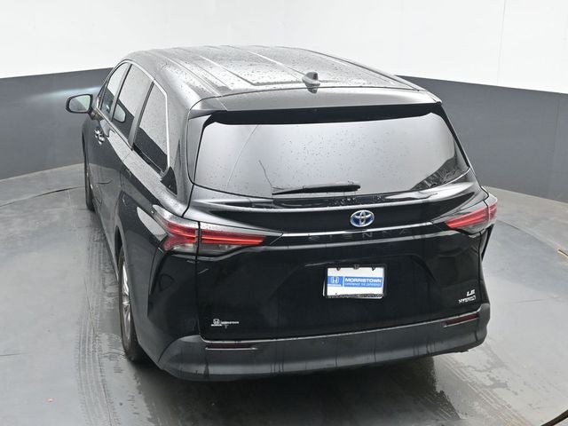 2021 Toyota Sienna LE 8 Passenger