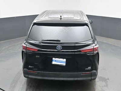 2021 Toyota Sienna LE 8 Passenger