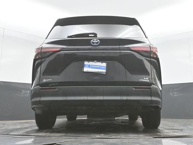 2021 Toyota Sienna LE 8 Passenger