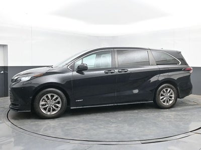 2021 Toyota Sienna LE 8 Passenger
