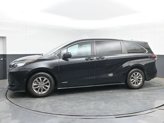 2021 Toyota Sienna LE 8 Passenger