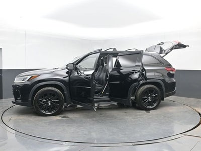 2019 Toyota Highlander SE