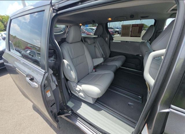 2019 Toyota Sienna XLE 8 Passenger