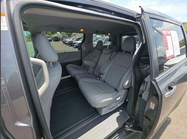 2019 Toyota Sienna XLE 8 Passenger