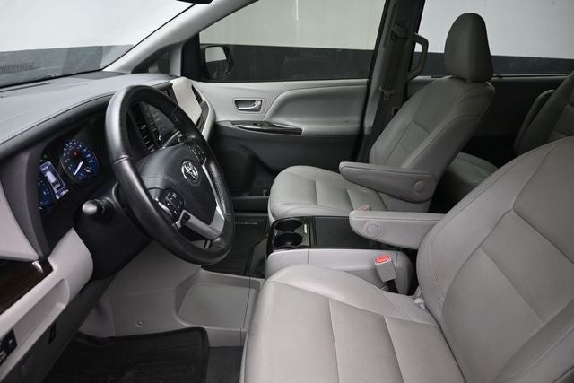 2020 Toyota Sienna XLE 8 Passenger