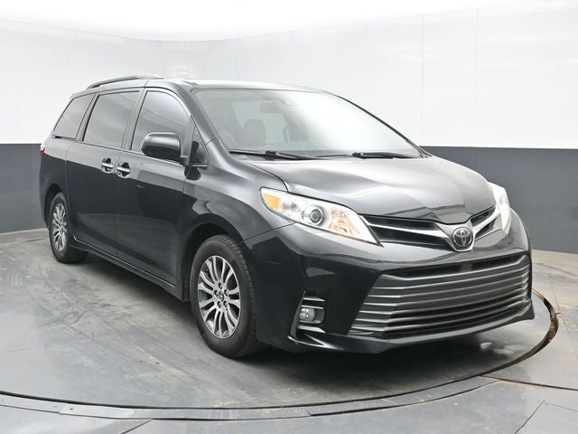 2020 Toyota Sienna XLE 8 Passenger
