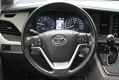 2020 Toyota Sienna XLE 8 Passenger