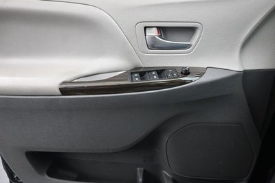 2020 Toyota Sienna XLE 8 Passenger