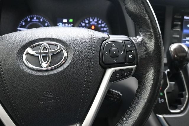 2020 Toyota Sienna XLE 8 Passenger