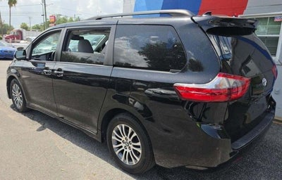 2020 Toyota Sienna XLE 8 Passenger