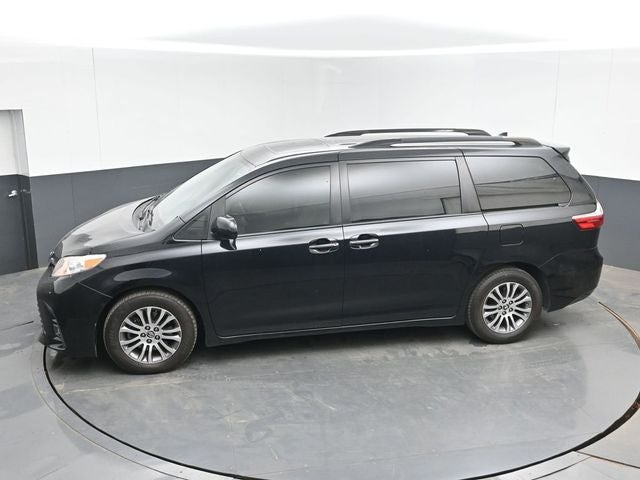 2020 Toyota Sienna XLE 8 Passenger