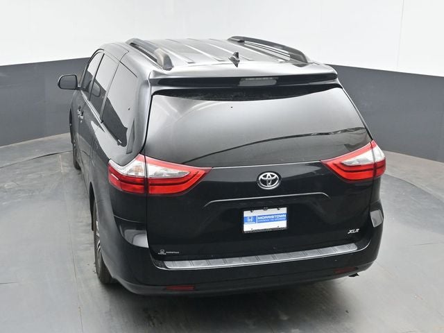 2020 Toyota Sienna XLE 8 Passenger