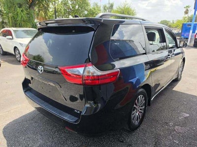 2020 Toyota Sienna XLE 8 Passenger