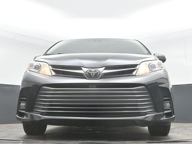 2020 Toyota Sienna XLE 8 Passenger