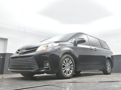 2020 Toyota Sienna XLE 8 Passenger