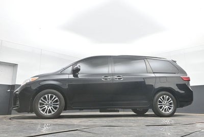 2020 Toyota Sienna XLE 8 Passenger