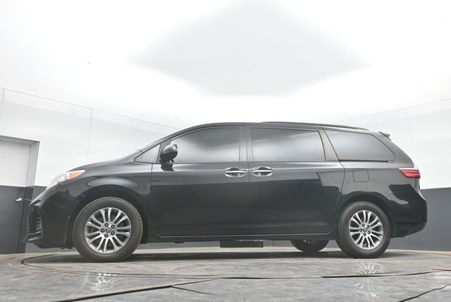 2020 Toyota Sienna XLE 8 Passenger