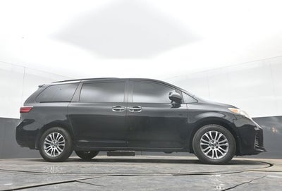 2020 Toyota Sienna XLE 8 Passenger