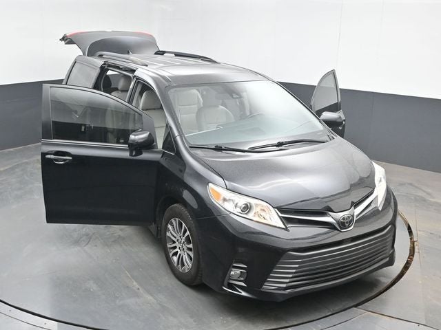 2020 Toyota Sienna XLE 8 Passenger