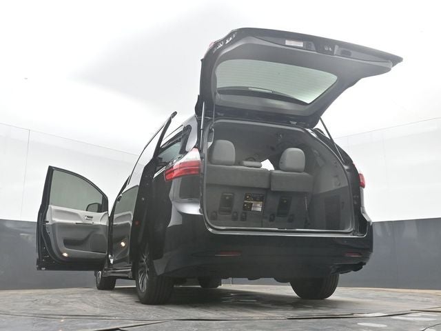2020 Toyota Sienna XLE 8 Passenger