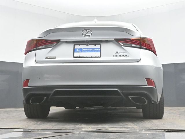 2017 Lexus IS Turbo 200t