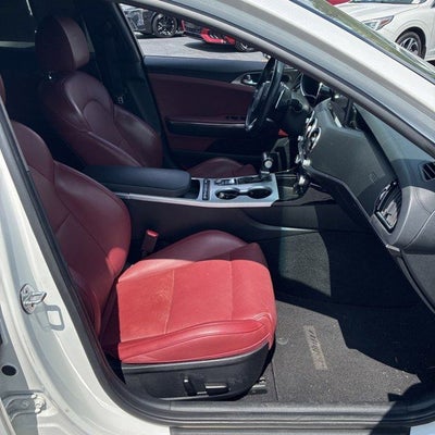 2022 Kia Stinger GT1