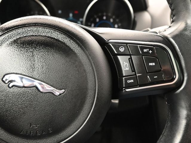 2018 Jaguar F-PACE 25t Premium