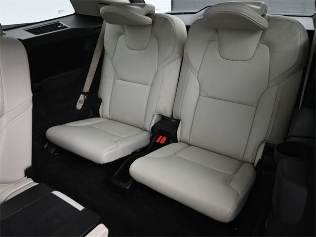 2022 Volvo XC90 T6 Inscription