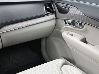 2022 Volvo XC90 T6 Inscription