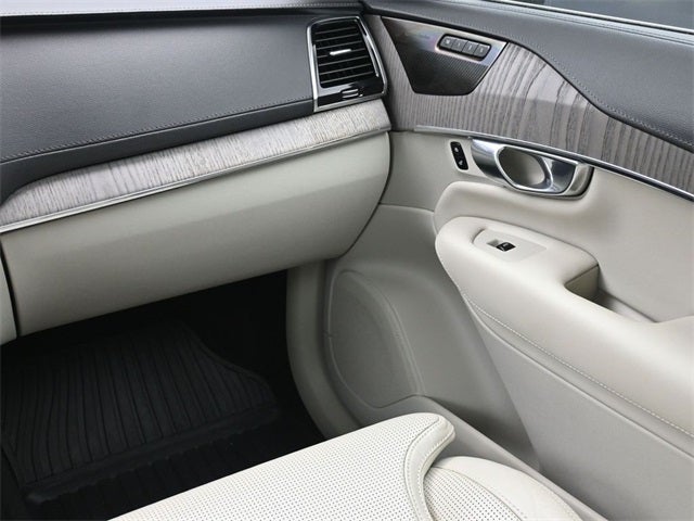 2022 Volvo XC90 T6 Inscription