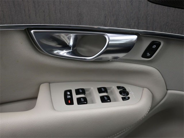 2022 Volvo XC90 T6 Inscription