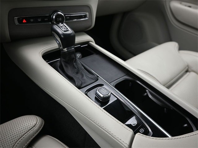 2022 Volvo XC90 T6 Inscription