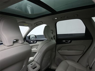 2024 Volvo XC60 B5 Plus Dark Theme