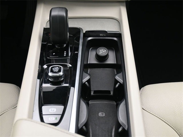 2024 Volvo XC60 B5 Plus Dark Theme