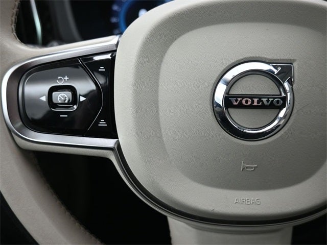 2024 Volvo XC60 B5 Plus Dark Theme