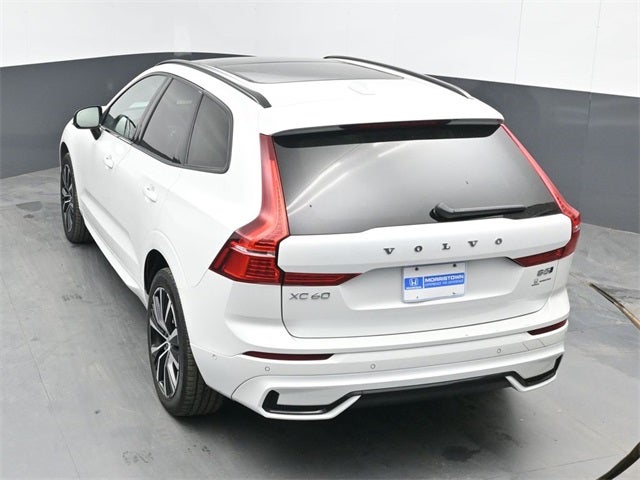 2024 Volvo XC60 B5 Plus Dark Theme