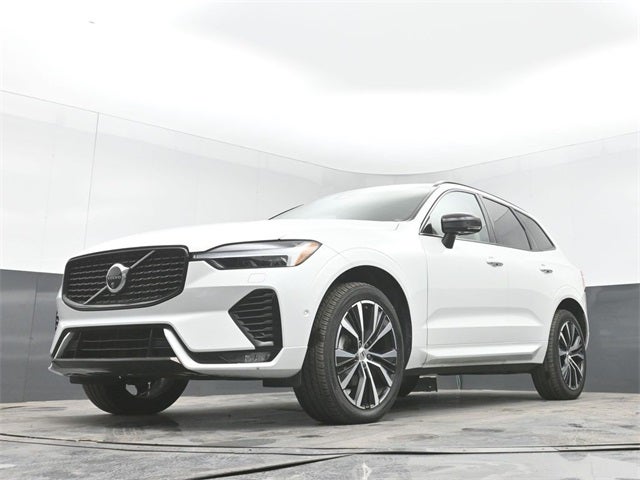 2024 Volvo XC60 B5 Plus Dark Theme