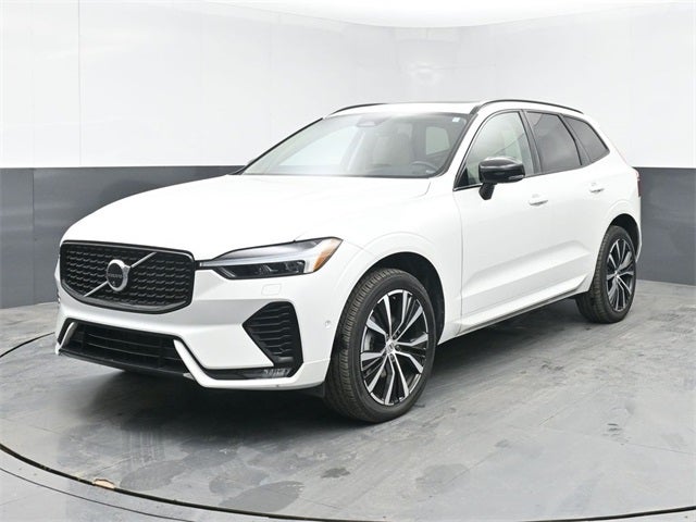 2024 Volvo XC60 B5 Plus Dark Theme