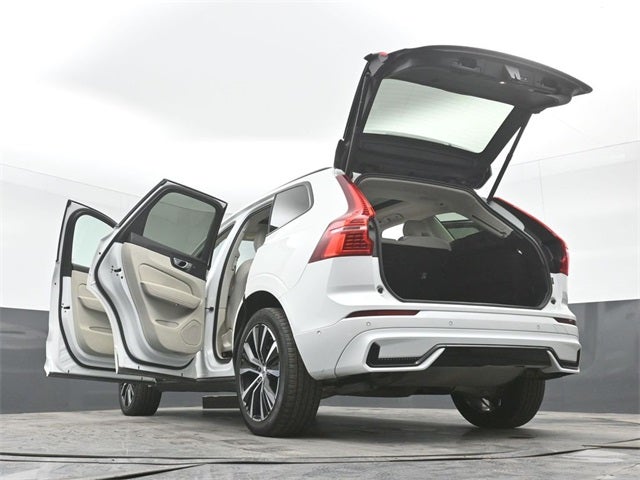 2024 Volvo XC60 B5 Plus Dark Theme