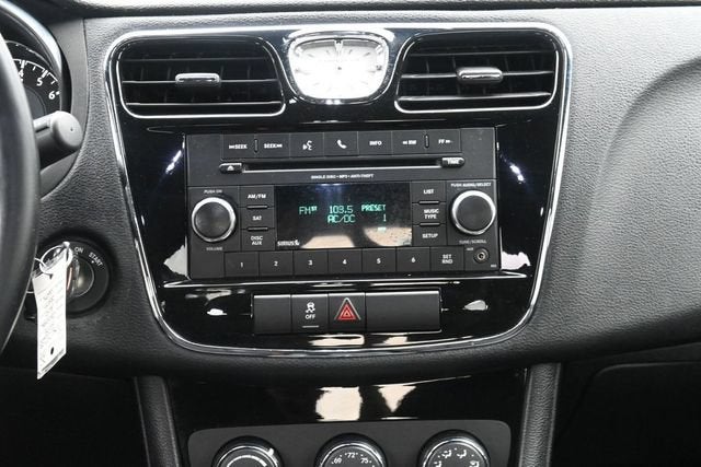 2014 Chrysler 200 Touring