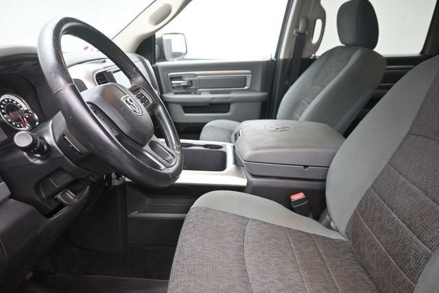 2017 RAM 1500 Big Horn Crew Cab 4x4 5'7" Box
