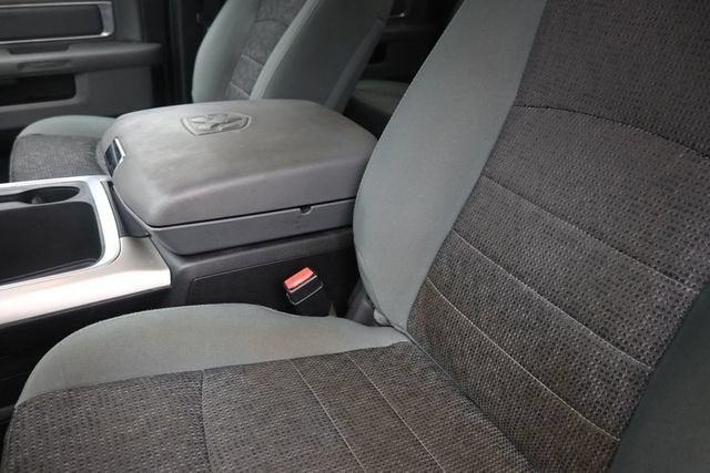 2017 RAM 1500 Big Horn Crew Cab 4x4 5'7" Box
